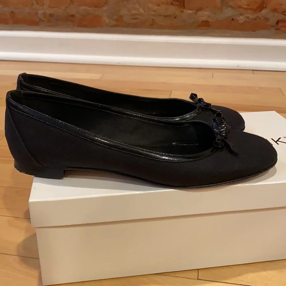 Manolo Blahnik Patent Black Flats - Picture 6 of 11